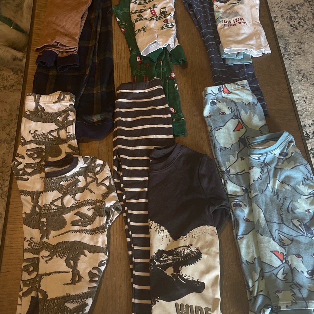 Carter's Black Kids Pajama Sets 6 pairs size 6